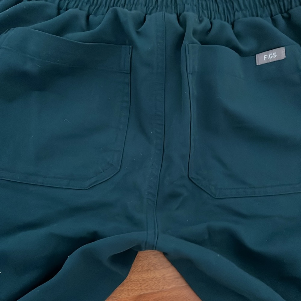 Figs Scrubs Yola Skinny Scrub Pants - Picture 9 of 9